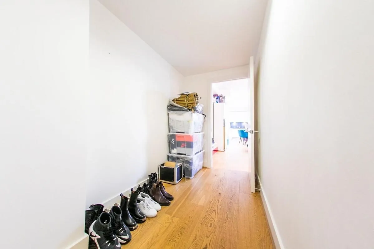By Brighton Station Parking Central Two Bedroom Apartment Balcony Flat Accommodating Four Guests