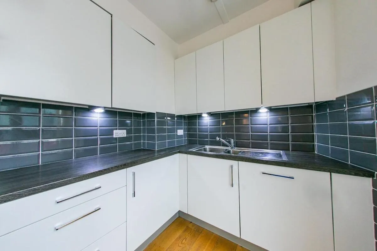 By Brighton Station Parking Central Two Bedroom Apartment Balcony Flat Accommodating Four Guests United Kingdom