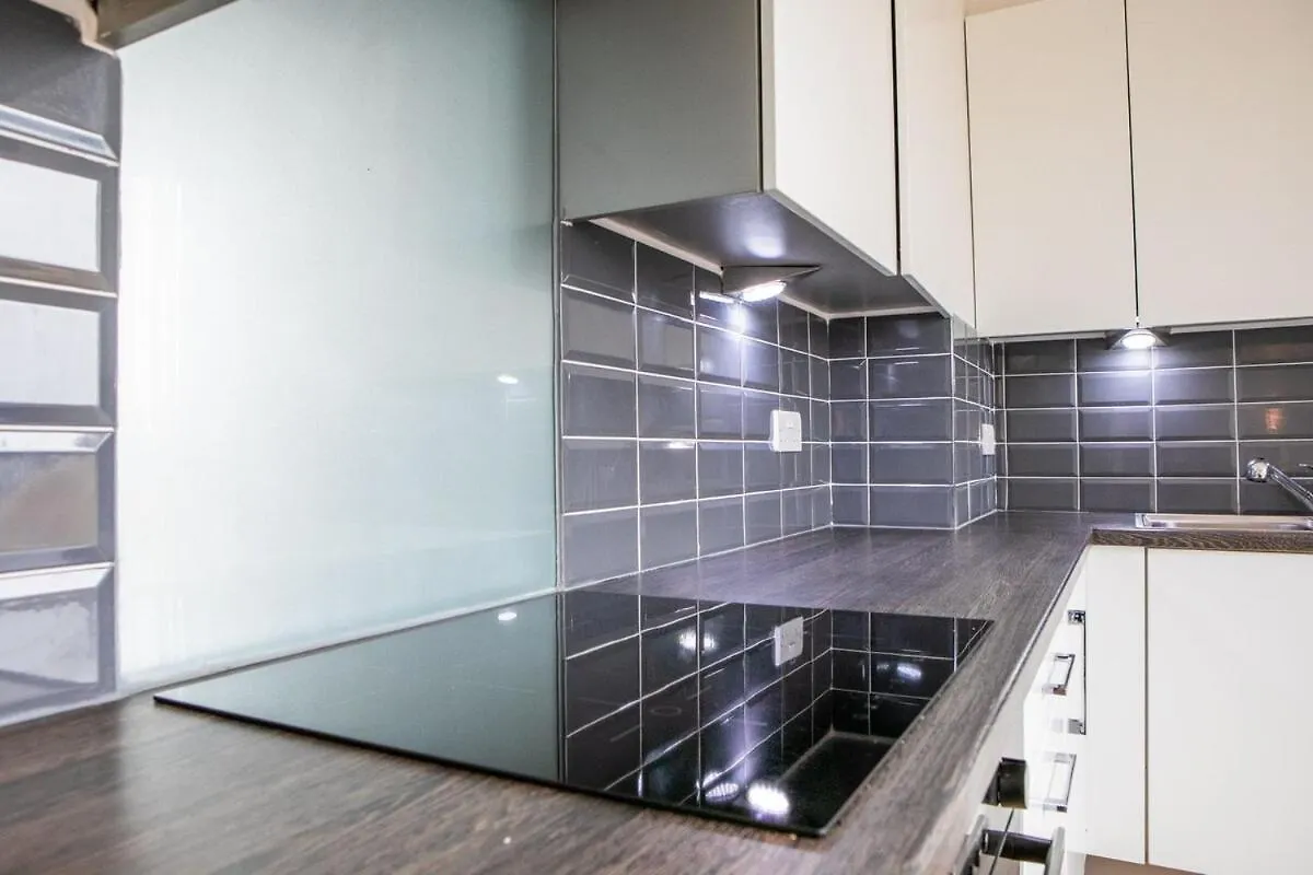 By Brighton Station Parking Central Two Bedroom Apartment Balcony Flat Accommodating Four Guests