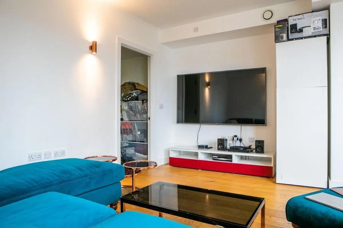 By Brighton Station Parking Central Two Bedroom Apartment Balcony Flat Accommodating Four Guests United Kingdom
