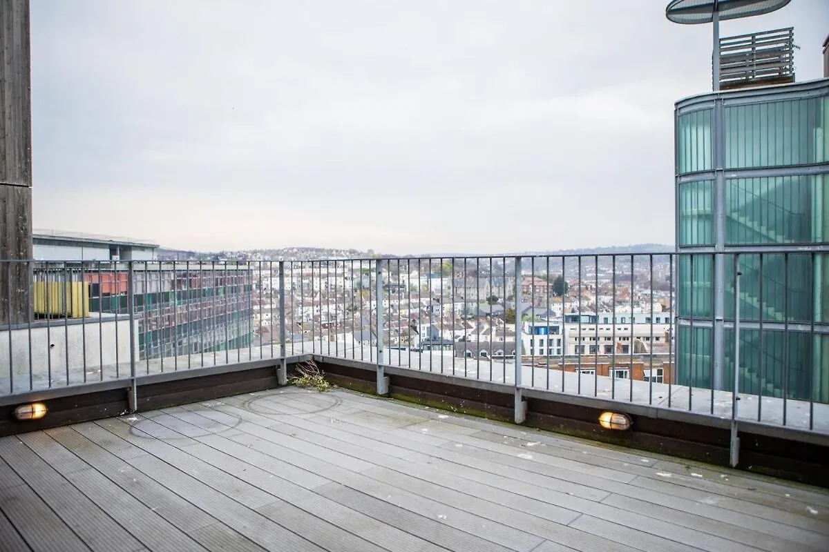 By Brighton Station Parking Central Two Bedroom Apartment Balcony Flat Accommodating Four Guests