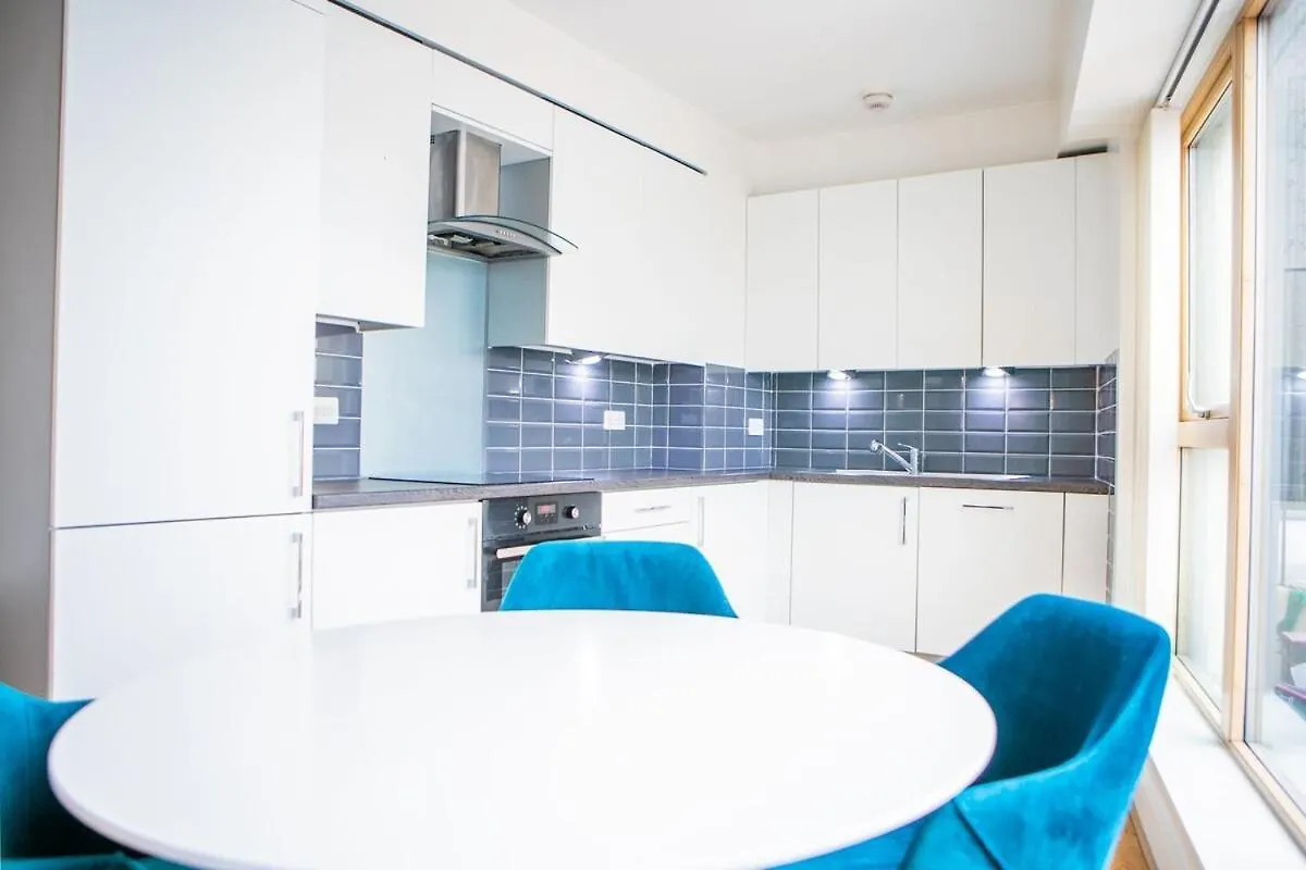 By Brighton Station Parking Central Two Bedroom Apartment Balcony Flat Accommodating Four Guests