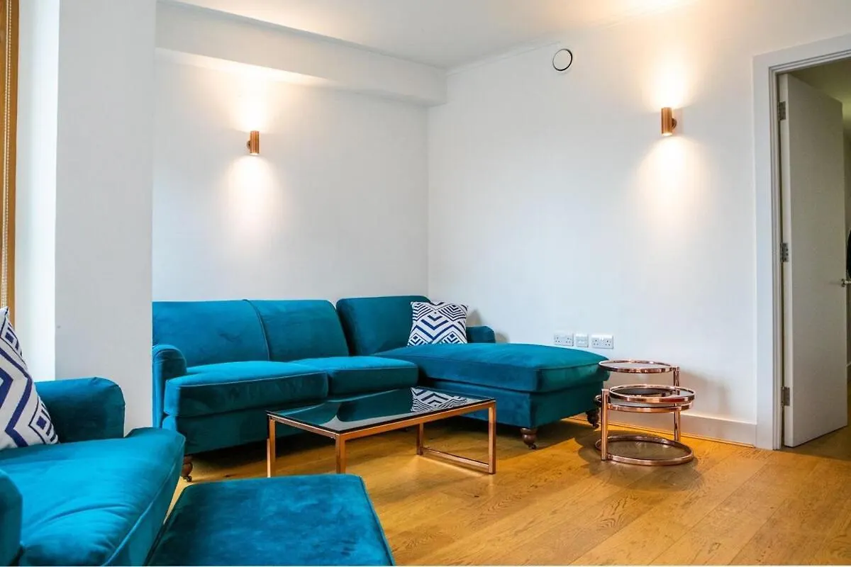 By Brighton Station Parking Central Two Bedroom Apartment Balcony Flat Accommodating Four Guests